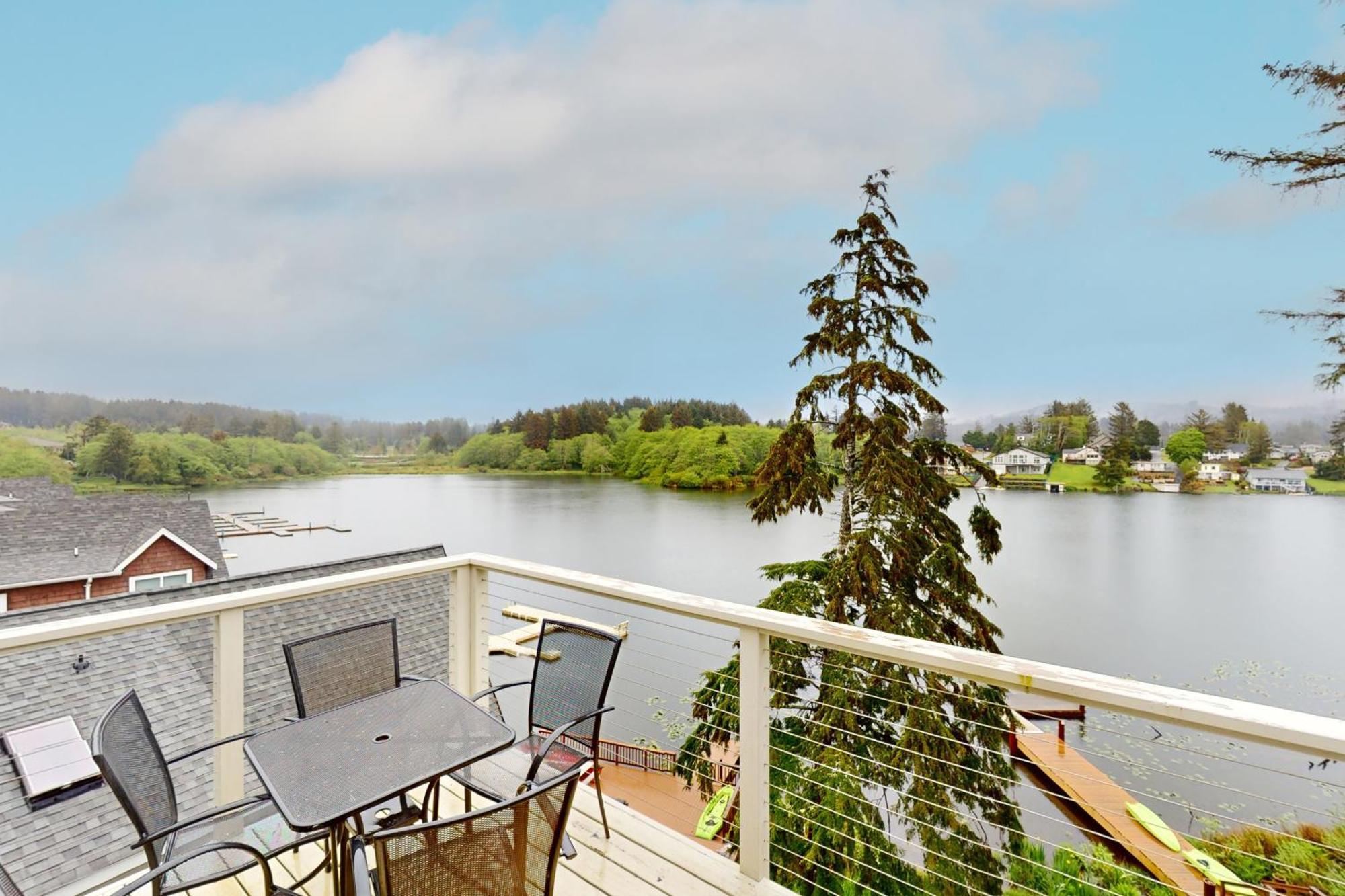 Lazy Lookout On Devils Lake Lincoln City Bagian luar foto